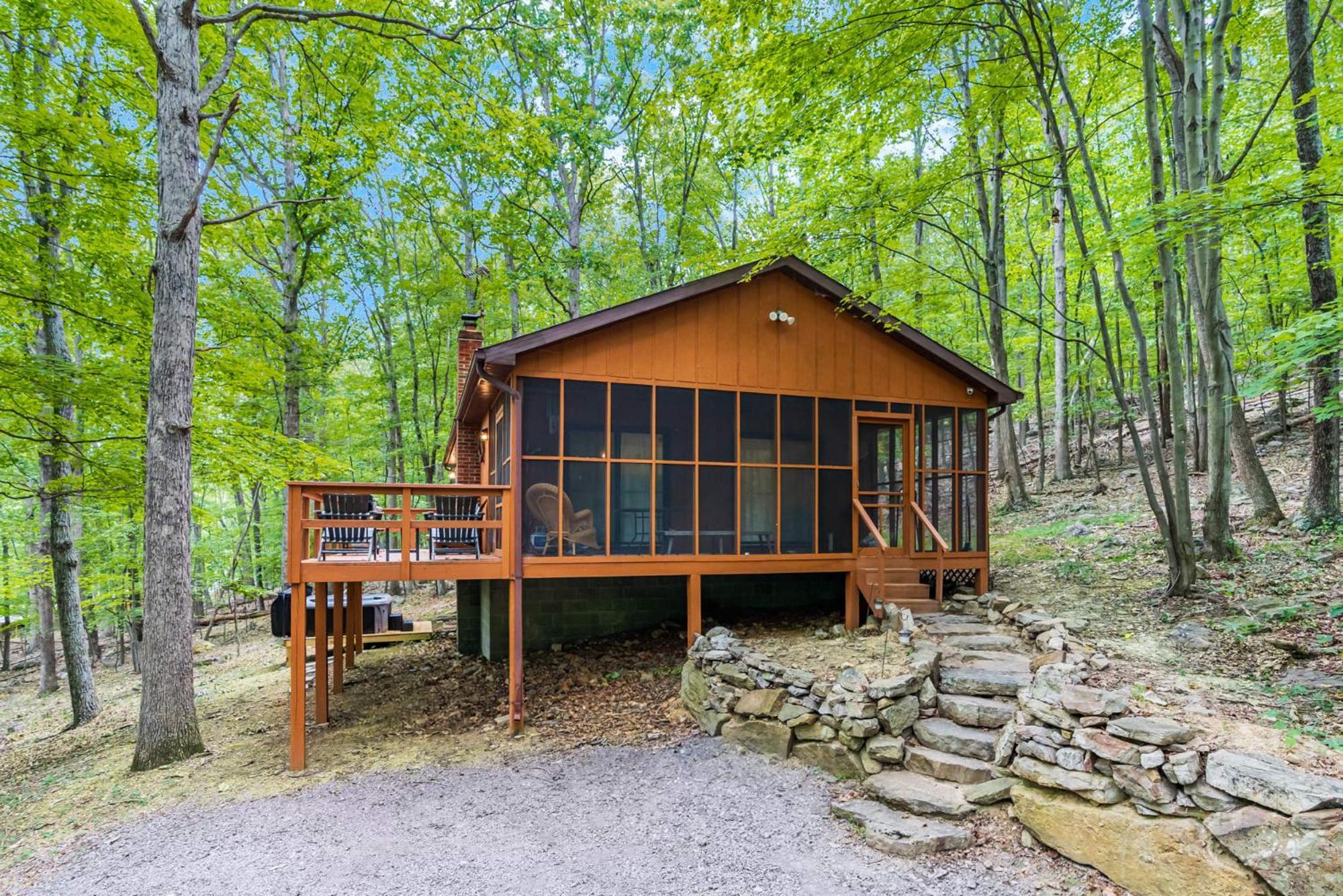 Secluded W Hot Tub, Fire Pit, Deck & Updated Wifi Great Cacapon 外观 照片
